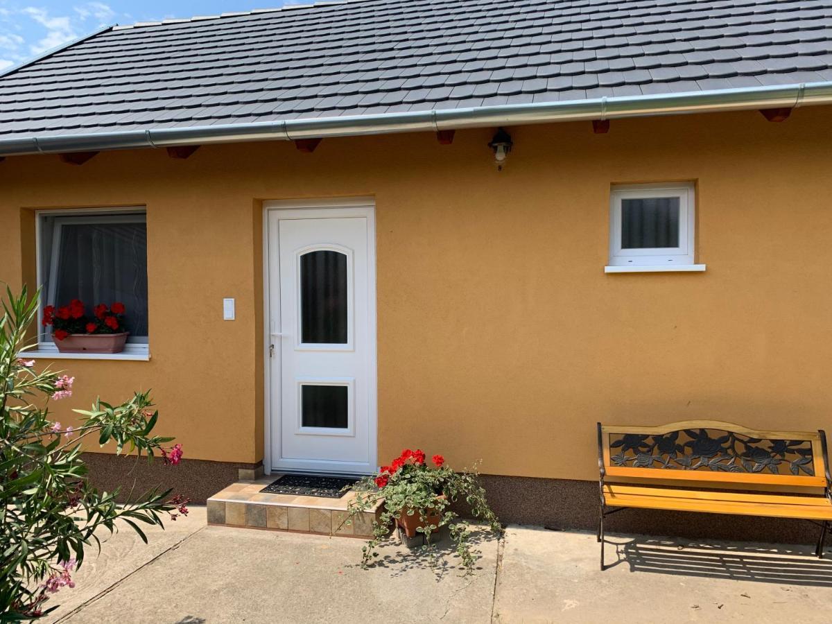 Dalia Apartman Gyoemro Dış mekan fotoğraf